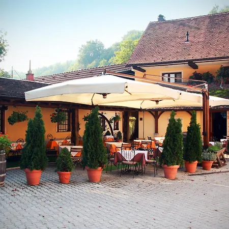 ゲストハウス Pri Vodniku 3*